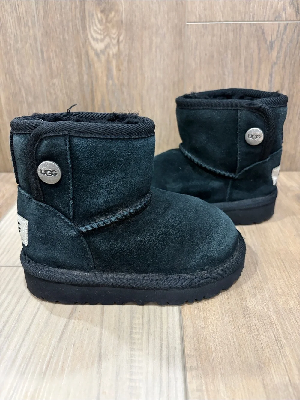 UGG Kids Black Mini Snap Button Suede Nubuck Jona Shearling Boots size 7C
